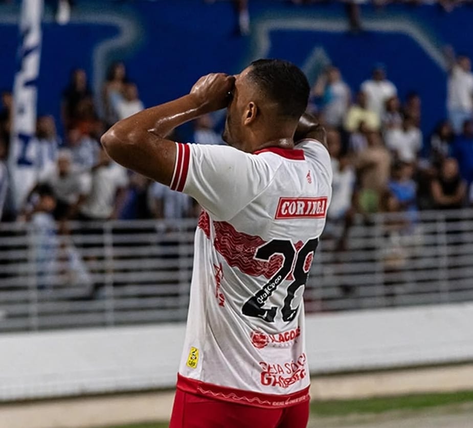 Campeonato Alagoano: CRB vence com um jogador a menos e sai na frente do CSA na semifinal