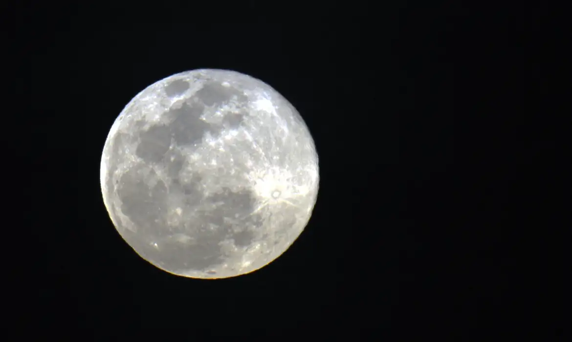 Lua Azul de 2026 acontece no dia 31 e poderá ser vista em todo o Brasil