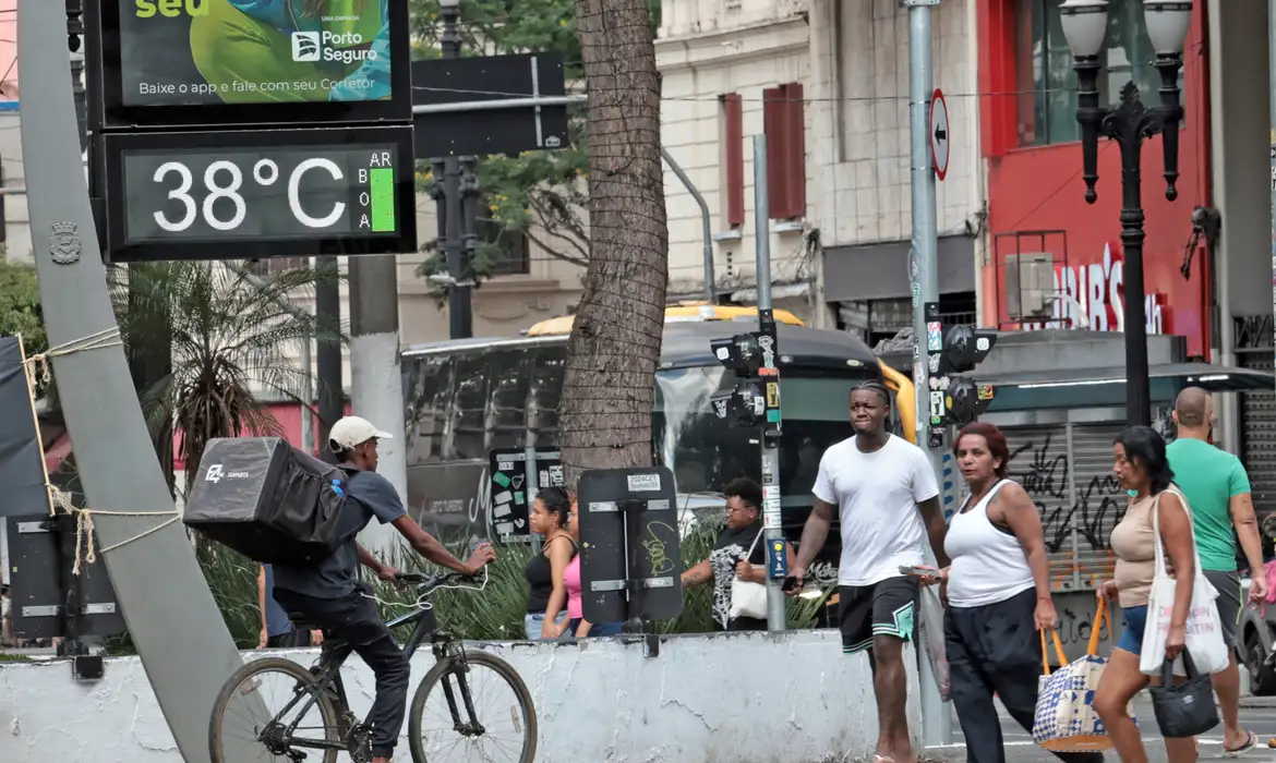 Inmet faz alerta para onda de calor em oito estados do país, Alagoas em alerta