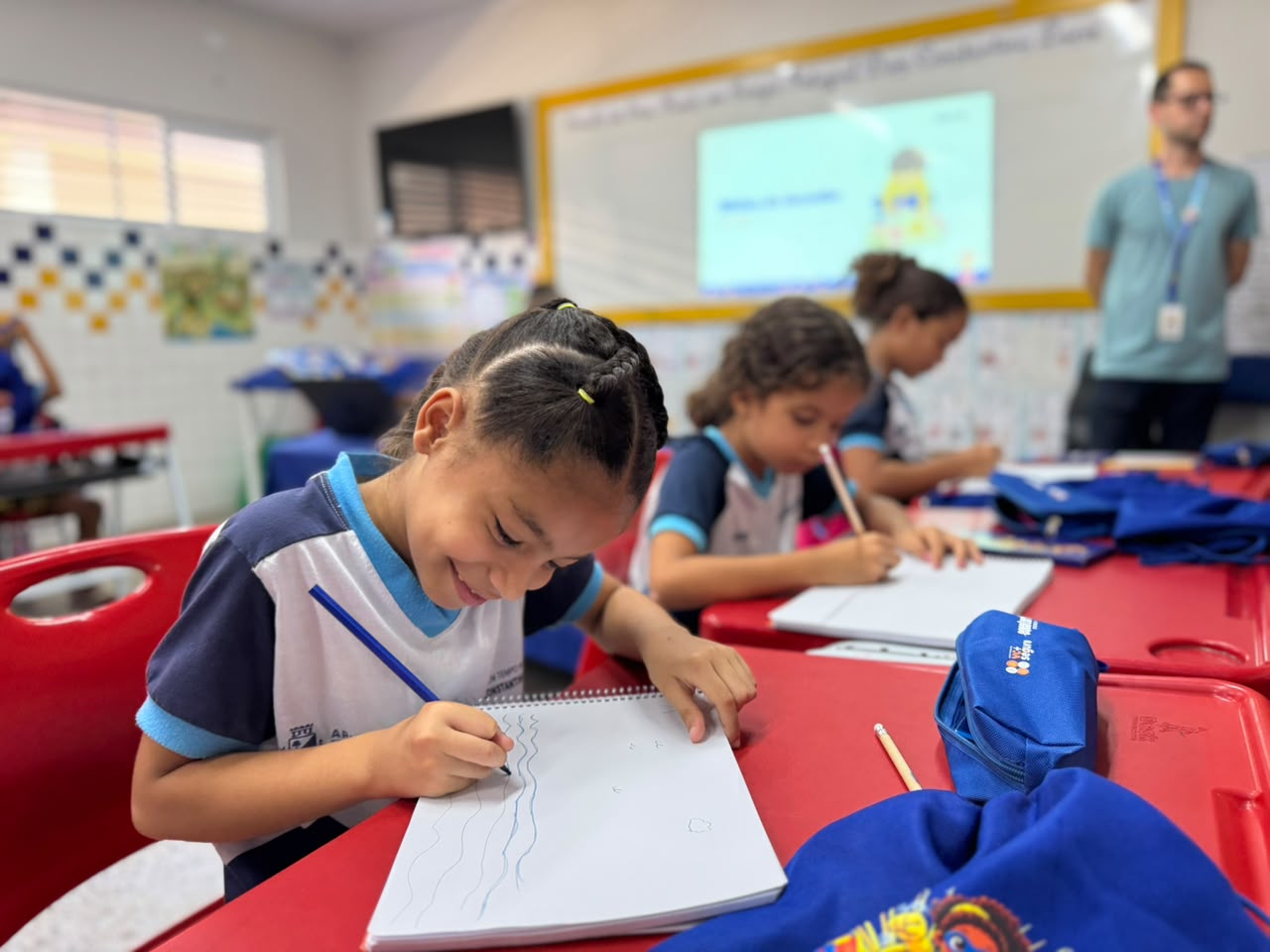 Pequenos super-heróis se preparam para levar criatividade e sustentabilidade aos muros de subestação da Equatorial em Arapiraca